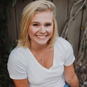 Meet your Posher, Olivia